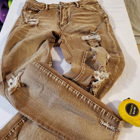 Destroyed Ankle Crop Jean - Size Medium - Picture 4 of 8